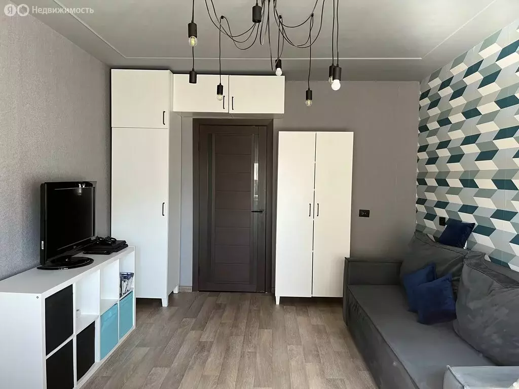 2-комнатная квартира: Тюмень, улица Николая Семёнова, 27к3 (62.4 м) - Фото 1