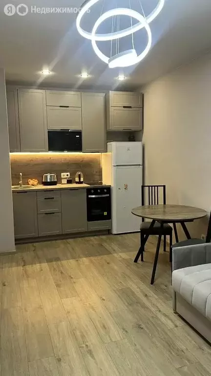 1-комнатная квартира: Тюмень, улица Сергея Свиридова, 9 (35.3 м) - Фото 2