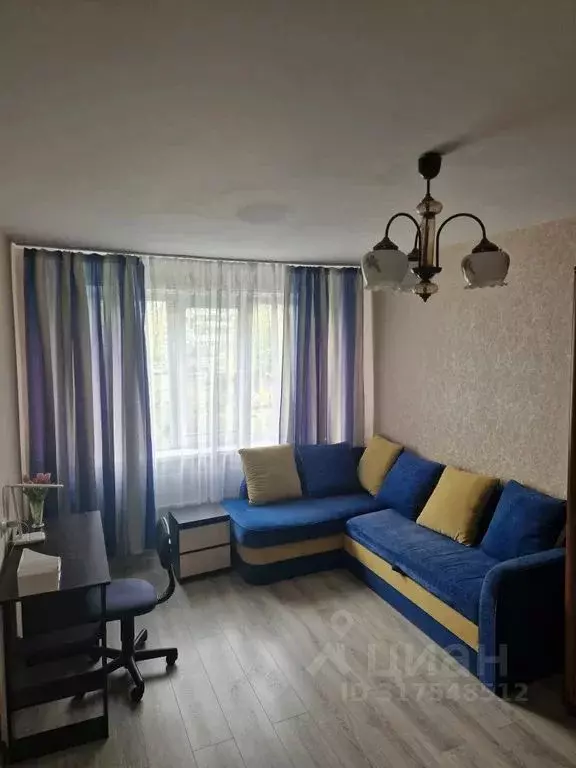 1-к кв. Ленинградская область, Луга ул. Кингисеппа, 7 (35.0 м) - Фото 0