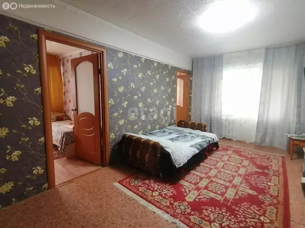 4-комнатная квартира: посёлок Малиновка, Центральная улица, 27 (49 м) - Фото 0