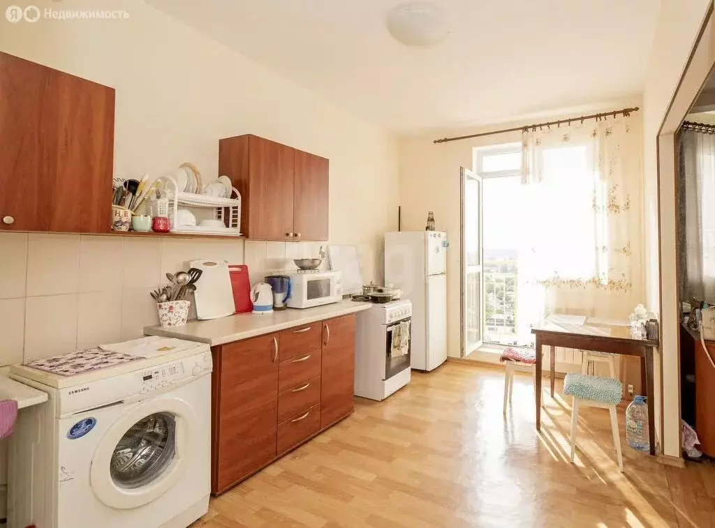 1-комнатная квартира: Симферополь, улица Калинина, 27 (43.8 м) - Фото 0