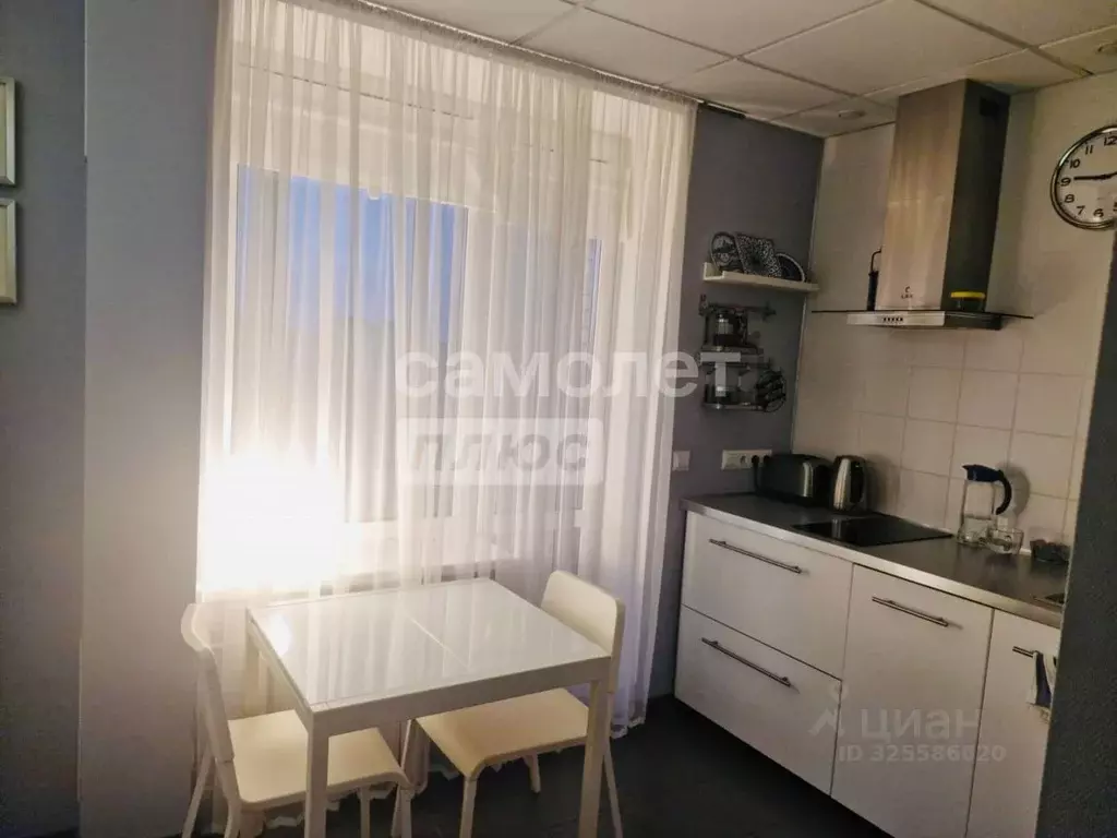 2-к кв. Ленинградская область, Кировск Набережная ул., 17 (57.2 м) - Фото 1