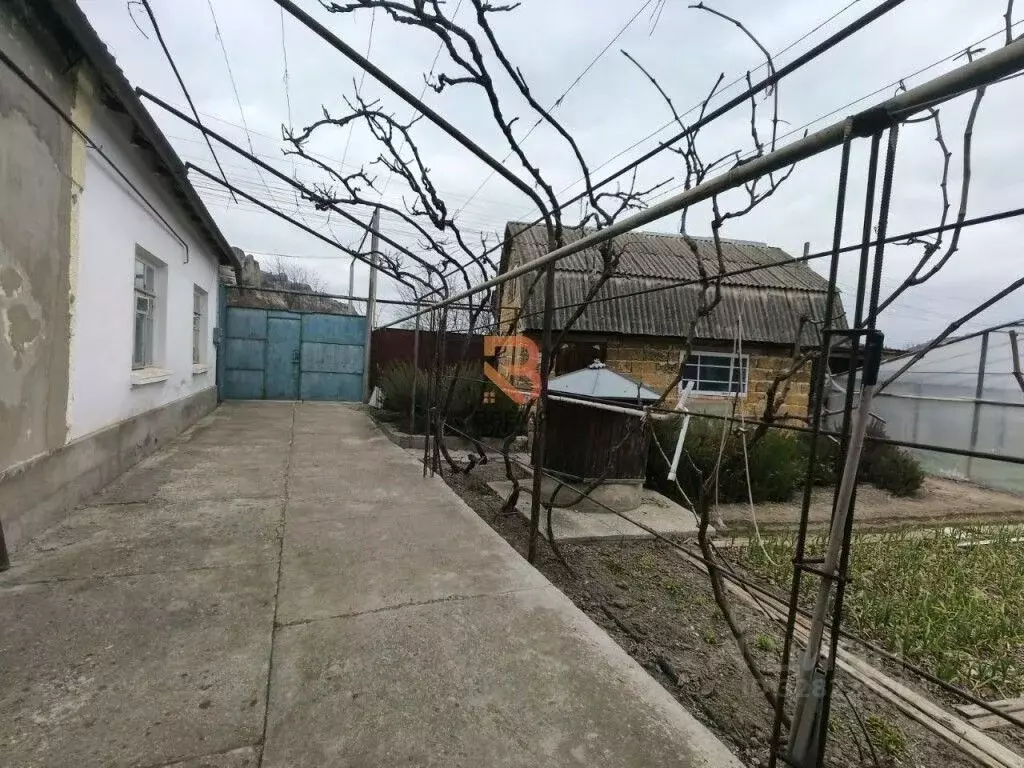 Дом в Крым, Бахчисарайский район, с. Красный Мак ул. Мирная (160 м) - Фото 1