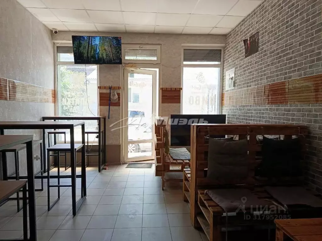 Торговая площадь в Крым, Симферополь ул. Футболистов, 111 (85 м) - Фото 1