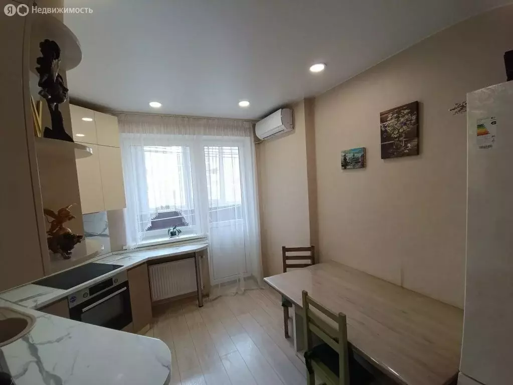 3-комнатная квартира: Краснодар, улица Лётчика Позднякова, 2к8 (52.3 ... - Фото 1
