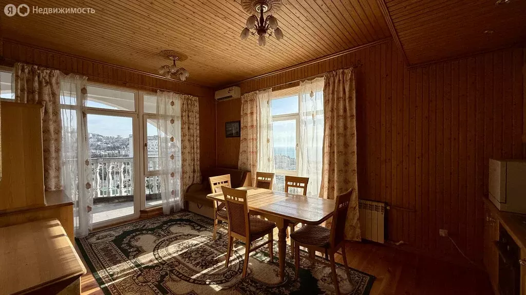 2-комнатная квартира: Ялта, Загородная улица, 17А (103.3 м) - Фото 1