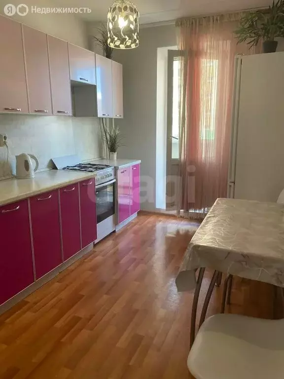 2-комнатная квартира: Альметьевск, микрорайон Алсу, улица Рината ... - Фото 2