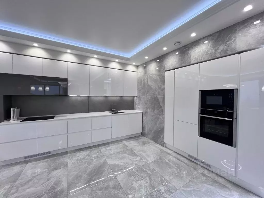 3-к кв. Татарстан, Казань просп. Альберта Камалеева, 1 (178.3 м) - Фото 1