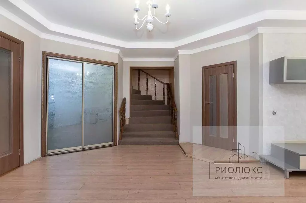 Таунхаус в Челябинская область, Магнитогорск Казахская ул., 14кв8 (160 ... - Фото 1