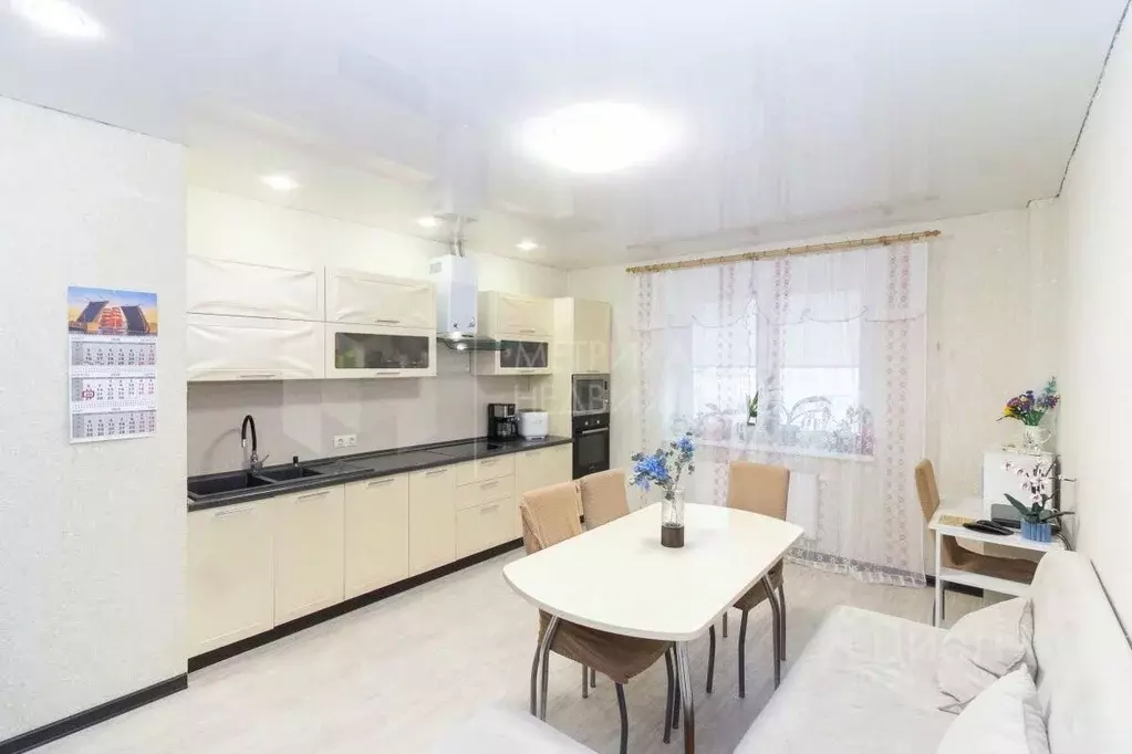 3-к кв. Тюменская область, Тюмень Кремлевская ул., 112к1 (77.6 м) - Фото 1