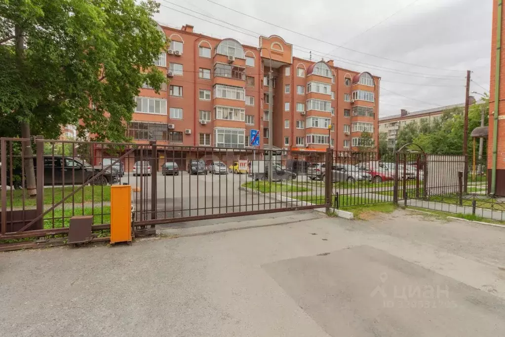 Гараж в Тюменская область, Тюмень ул. Грибоедова, 13к3 (18 м) - Фото 1