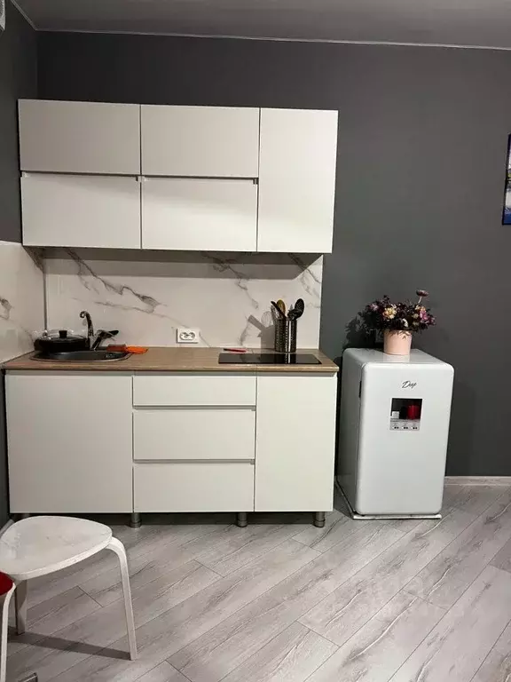 Студия Свердловская область, Екатеринбург ул. Рощинская, 68 (27.0 м) - Фото 1