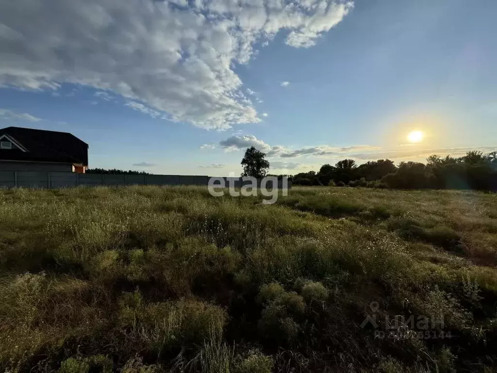 Участок в Белгородская область, Старооскольский городской округ, с. ... - Фото 1