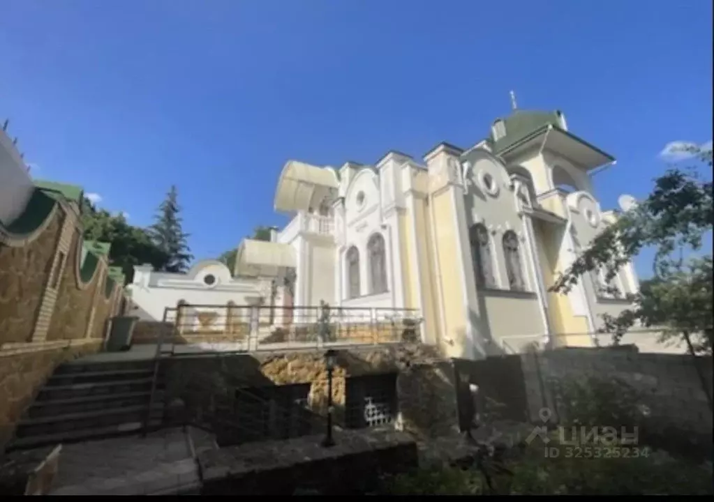 Дом в Ставропольский край, Кисловодск ул. Чернышевского (600 м) - Фото 2