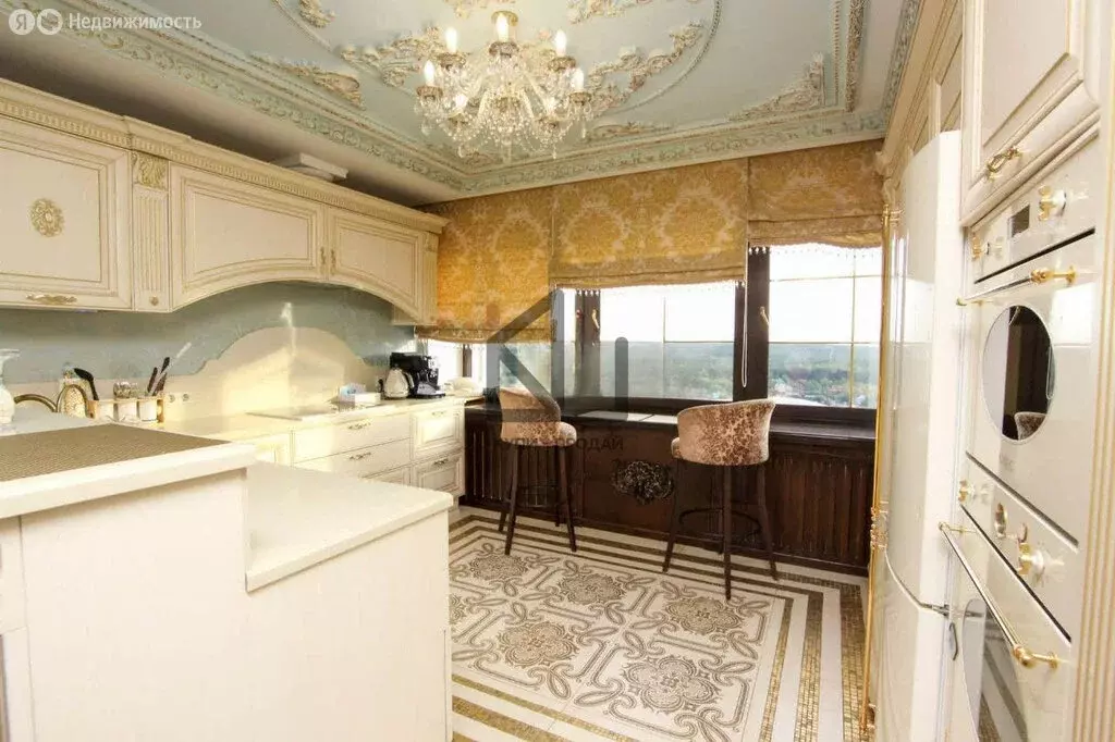 4-комнатная квартира: Челябинск, улица Труда, 162 (170 м) - Фото 2