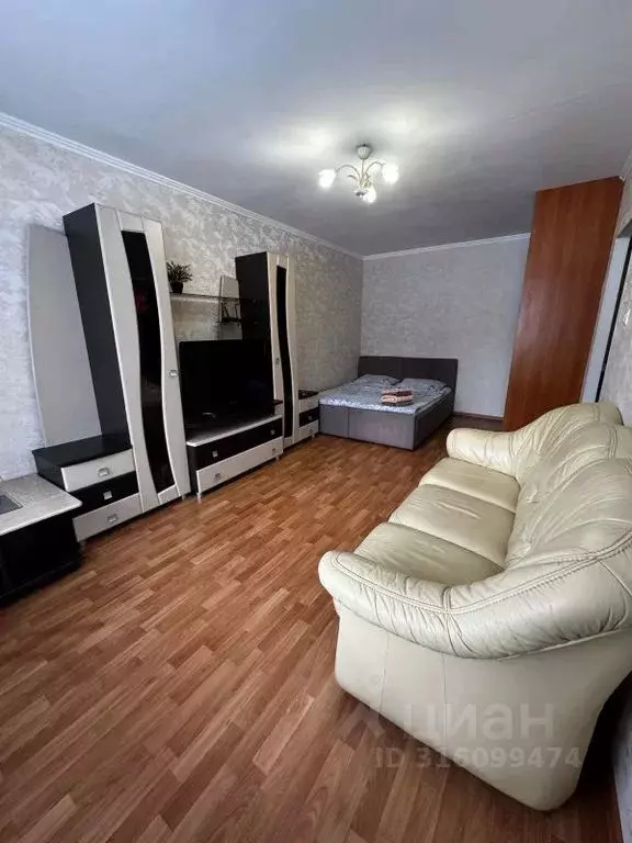 1-к кв. Кемеровская область, Новокузнецк ул. Тольятти, 41 (35.0 м) - Фото 1