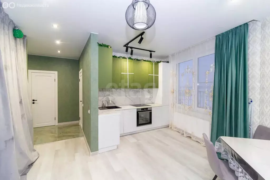 1-комнатная квартира: Тюмень, улица Фармана Салманова, 3 (41 м) - Фото 2