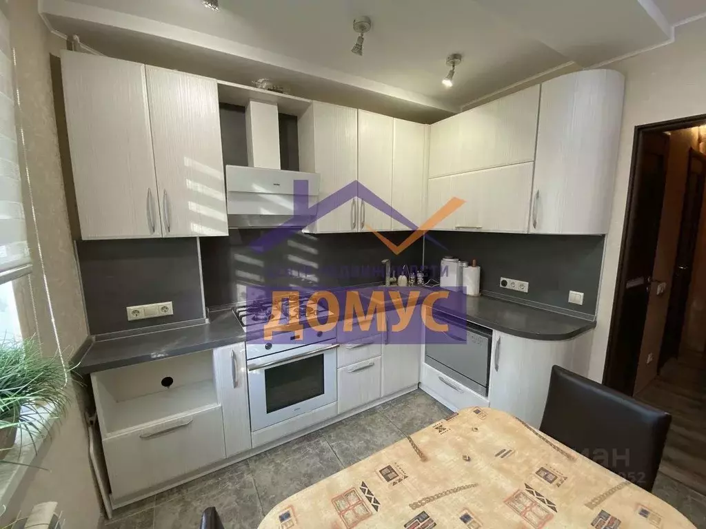 3-к кв. Белгородская область, Белгород ул. Есенина, 28 (73.3 м) - Фото 2