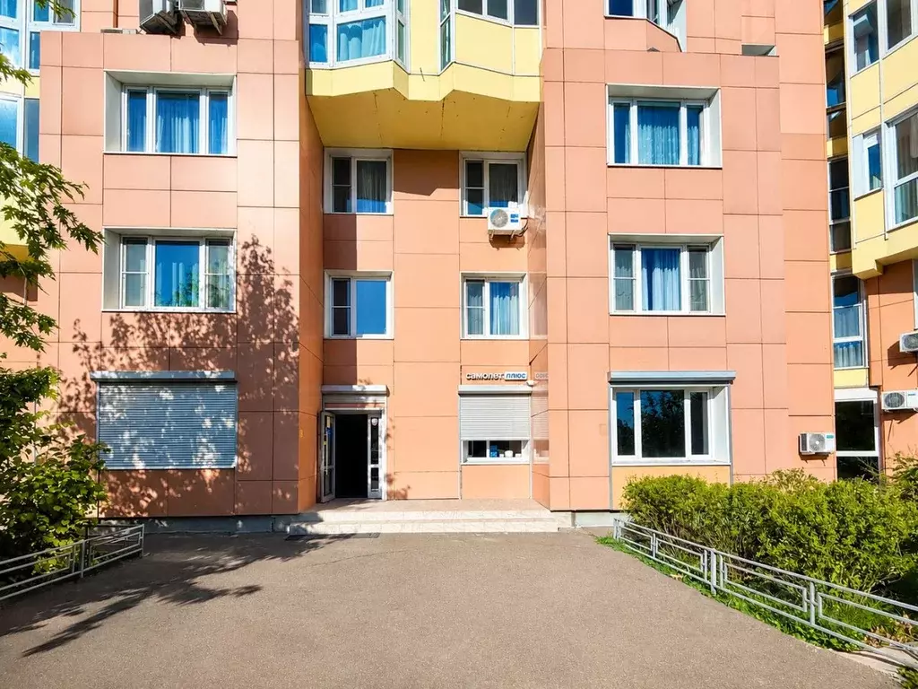 Помещение свободного назначения в Московская область, Красногорск бул. ... - Фото 1