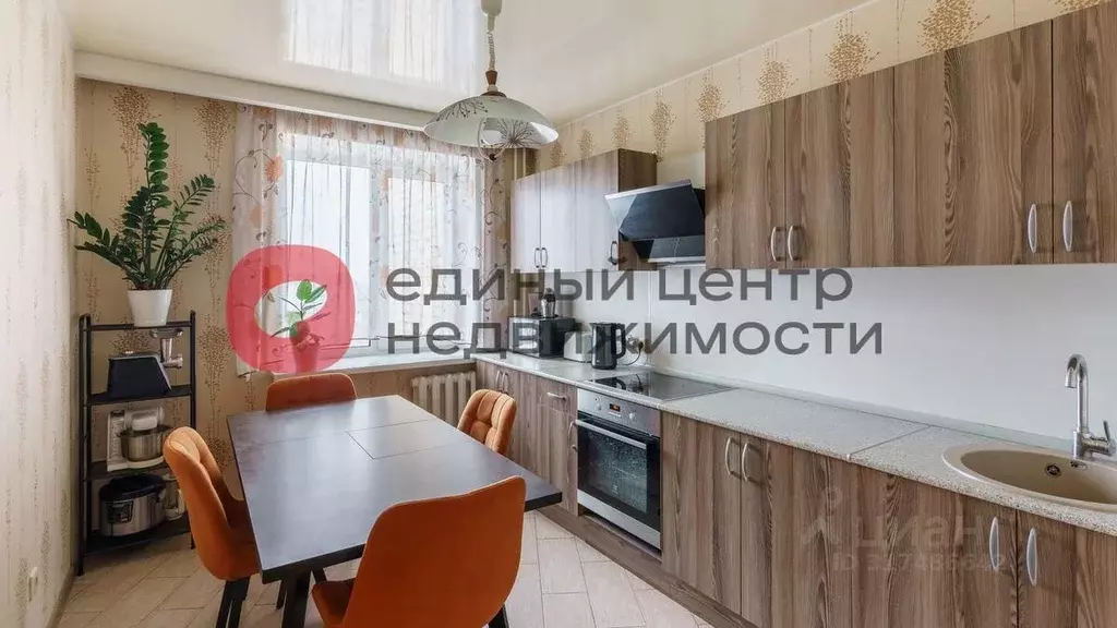 2-к кв. Тюменская область, Тюмень ул. Чернышевского, 2ак11 (61.8 м) - Фото 1