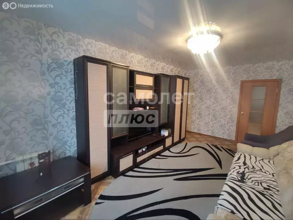 3-комнатная квартира: Курск, проспект Вячеслава Клыкова, 46 (76 м) - Фото 1