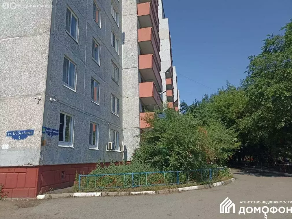 3-комнатная квартира: Омск, 6-й микрорайон, Зелёный бульвар, 4 (66.6 ... - Фото 0