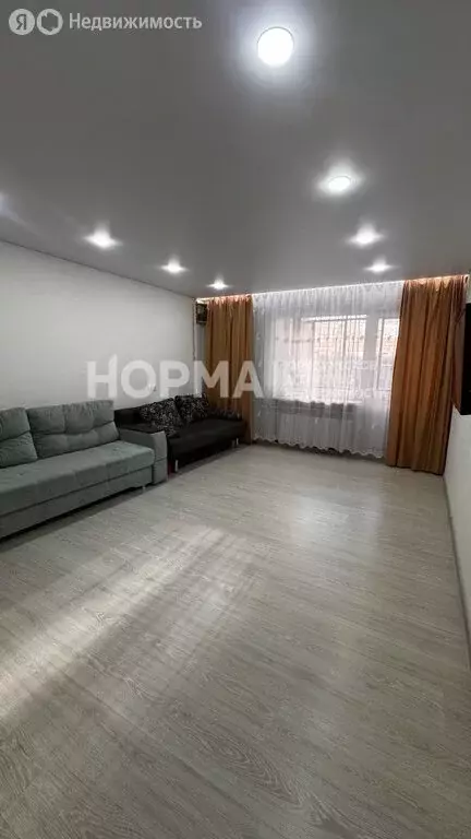 2-комнатная квартира: Октябрьский, 21-й микрорайон, 4/5 (49 м) - Фото 1