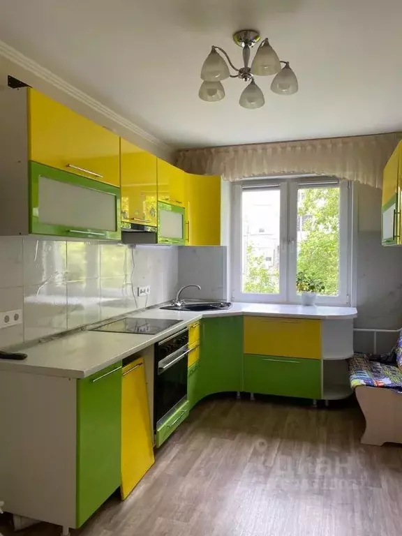 3-к кв. Красноярский край, Красноярск ул. 60 лет Октября, 100 (64.0 м) - Фото 1