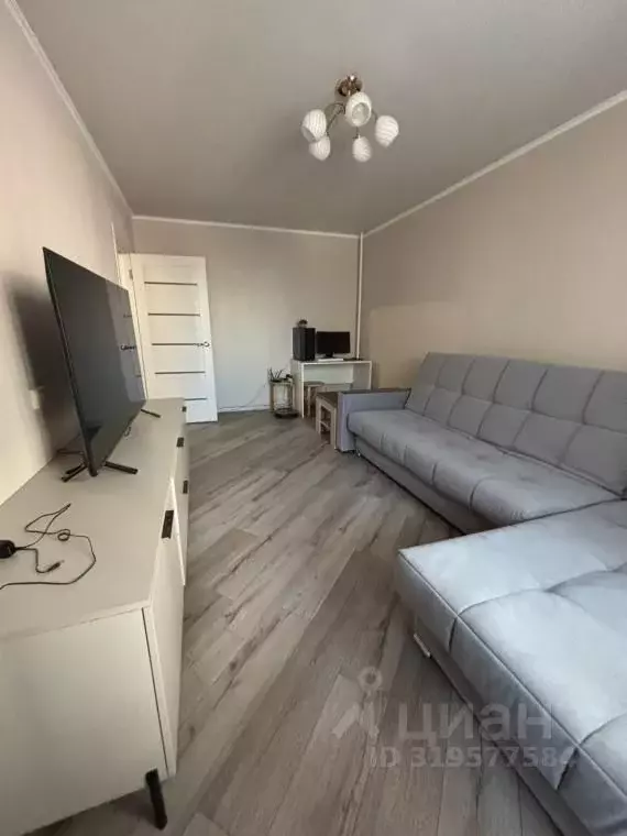 2-к кв. Белгородская область, Белгород ул. Есенина, 36 (54.6 м) - Фото 0