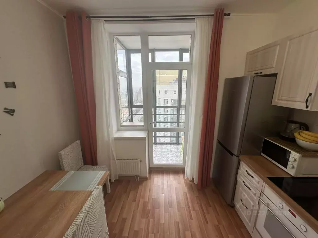 2-к кв. Свердловская область, Екатеринбург ул. 8 Марта, 188 (65.0 м) - Фото 2