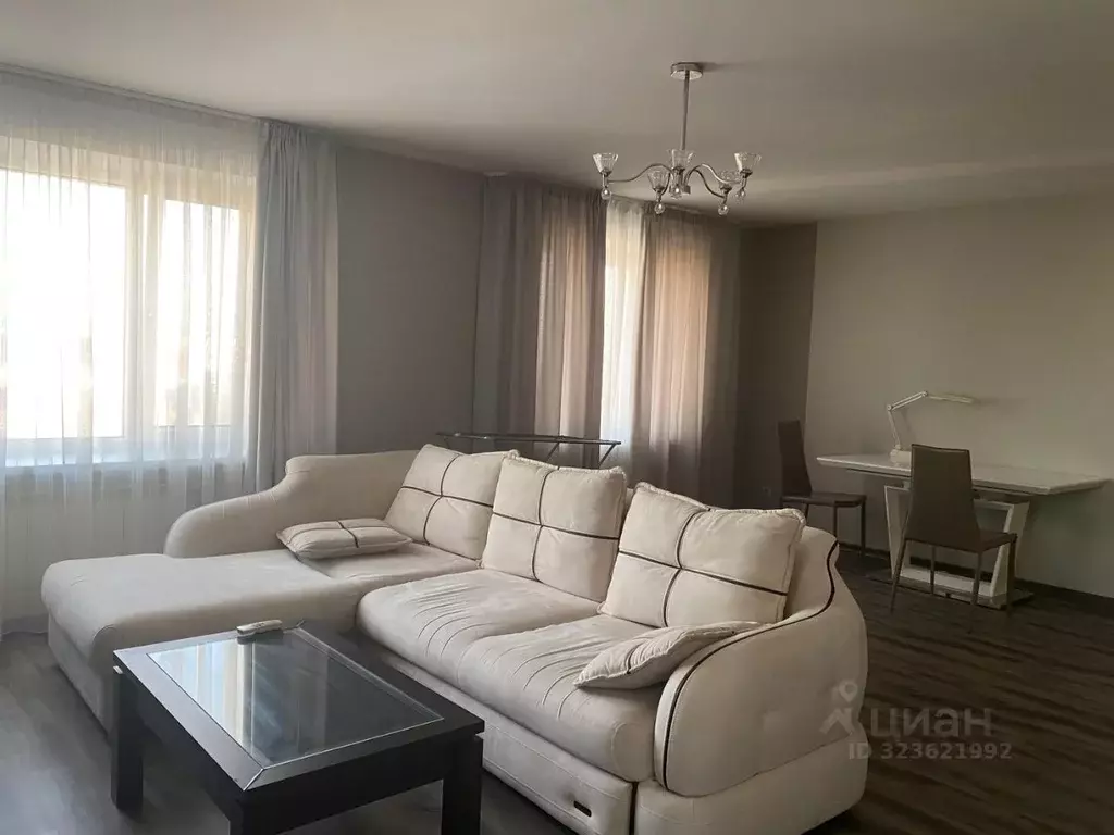 2-к кв. Омская область, Омск ул. Чокана Валиханова, 2/1 (69.5 м) - Фото 1