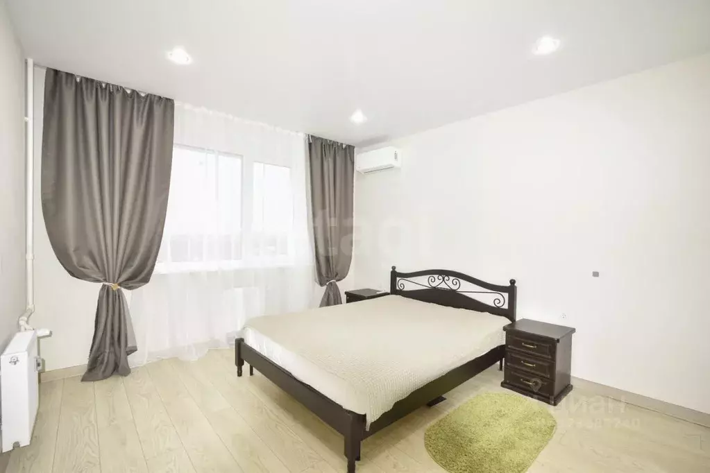 2-к кв. Оренбургская область, Оренбург ул. Фронтовиков, 10/4 (58.6 м) - Фото 1