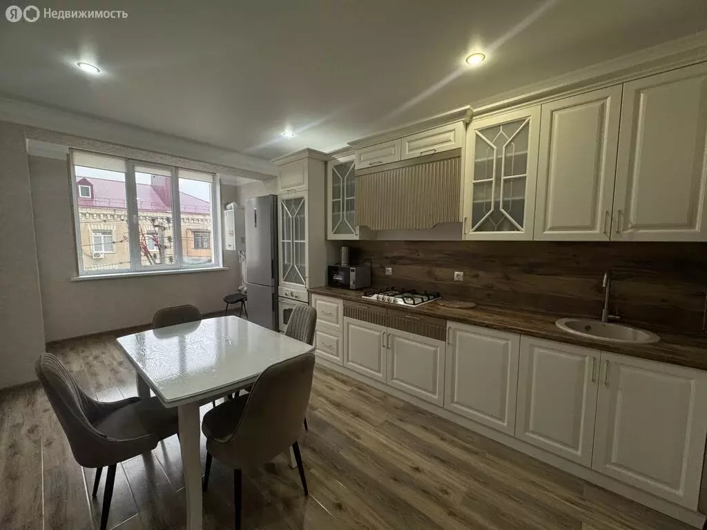 1-комнатная квартира: Дербент, улица У. Буйнакского, 8/11 (50 м) - Фото 1