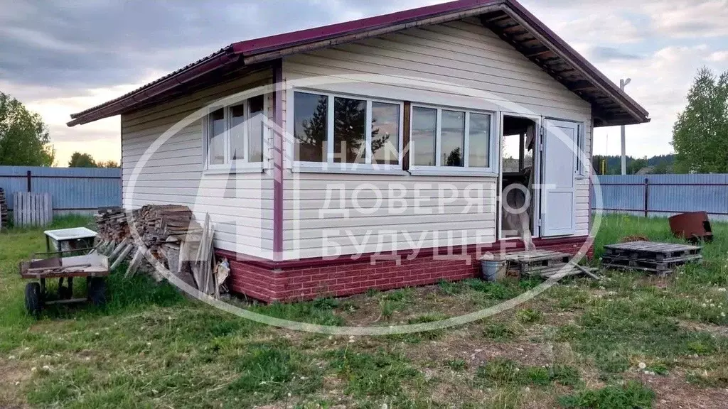 Дом в Пермский край, Чусовской муниципальный округ, с. Верхнее Калино ... - Фото 1