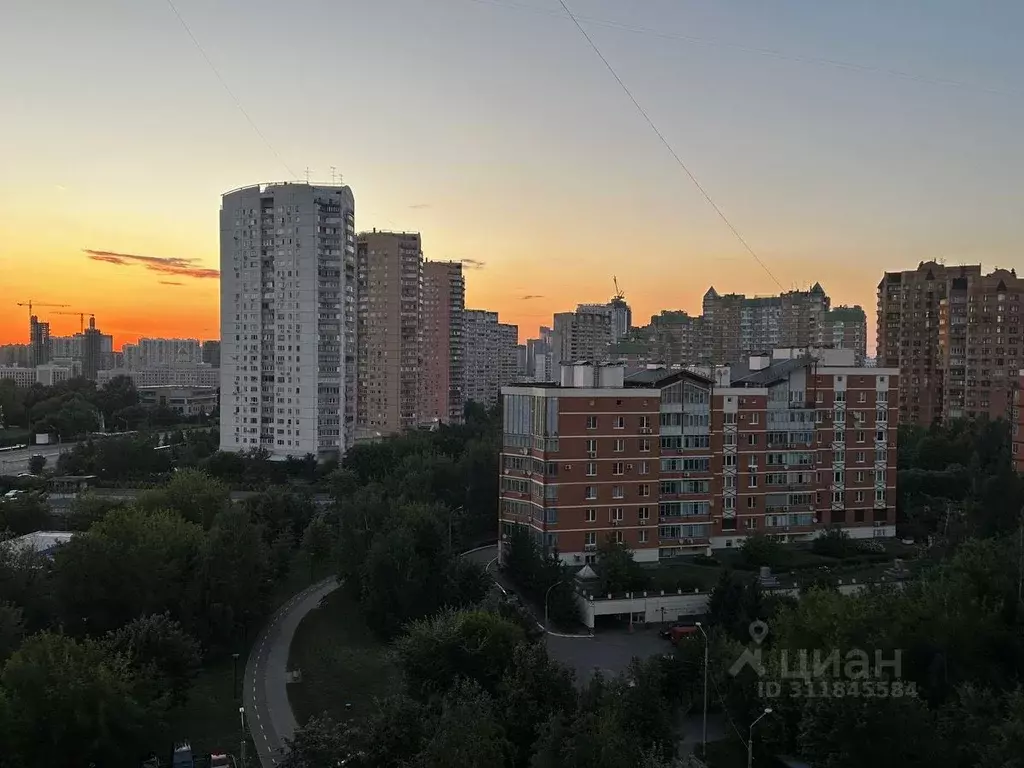 3-к кв. Москва ул. Коштоянца, 10 (74.2 м) - Фото 0