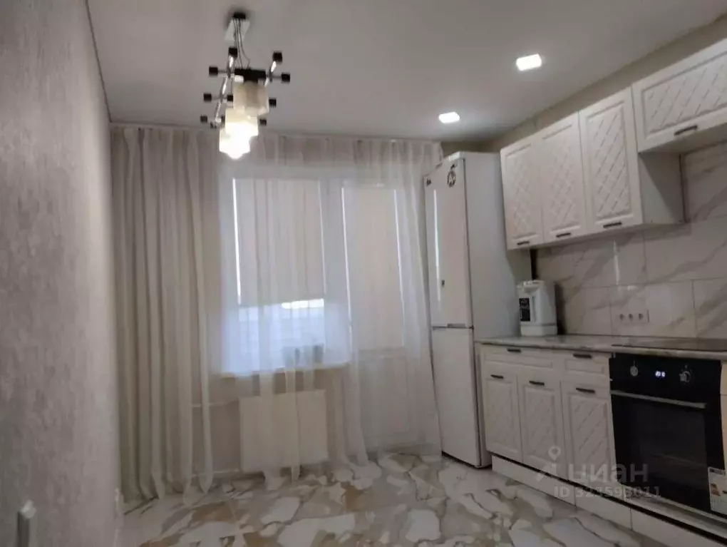 3-к кв. Саратовская область, Саратов ул. Имени Михаила Булгакова, 4А ... - Фото 1