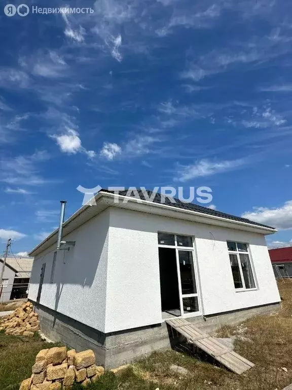 Дом в Симферопольский район, Добровское сельское поселение, село ... - Фото 1