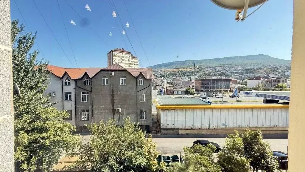 2-к кв. Дагестан, Махачкала ул. Героев Дагестана, 10А (81.5 м) - Фото 0