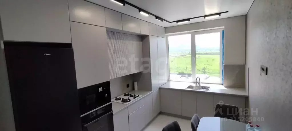 2-к кв. Северная Осетия, Владикавказ ул. Астана Кесаева, 44В (62.5 м) - Фото 0