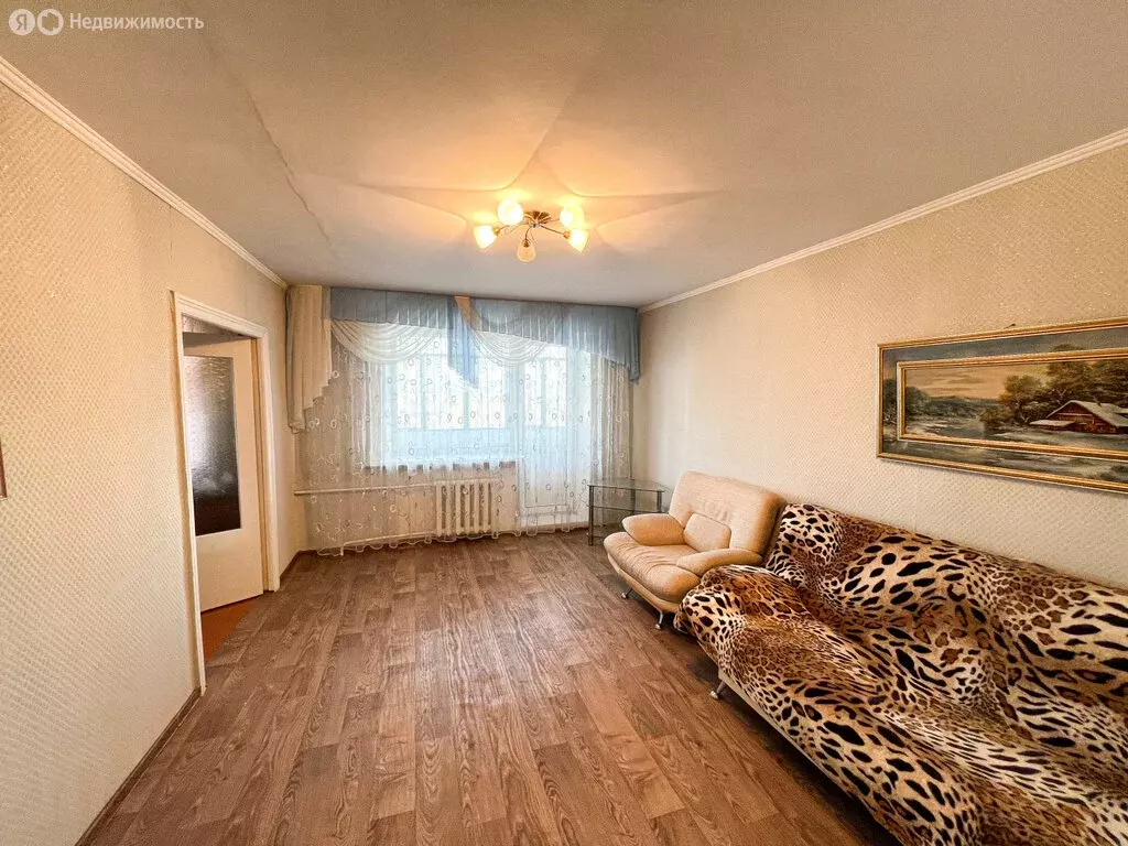 3-комнатная квартира: Оренбург, микрорайон Бёрды, улица Ворошилова, 4 ... - Фото 1