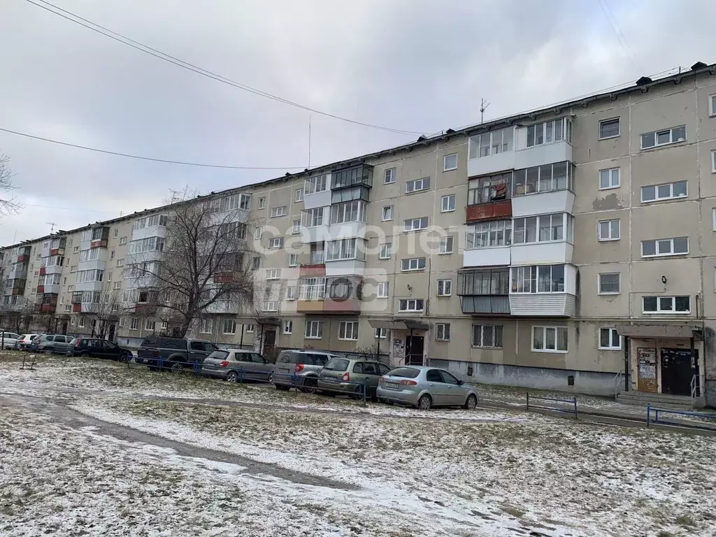 3-к кв. Свердловская область, Каменск-Уральский ул. Дзержинского, 37к2 ... - Фото 1