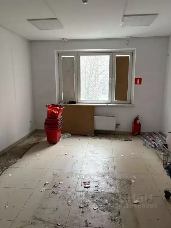 Помещение свободного назначения в Москва Синявинская ул., 11к6 (289 м) - Фото 1