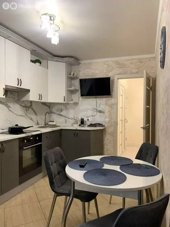 2-комнатная квартира: Брянск, улица Горбатова, 29 (61.5 м) - Фото 1