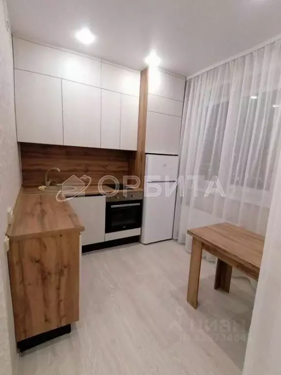 Студия Тюменская область, Тюмень Дамбовская ул., 25к1 (27.5 м) - Фото 0