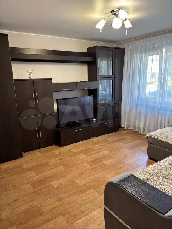 2-к. квартира, 54 м, 1/5 эт. - Фото 0