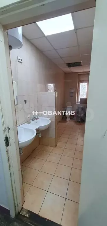 продам офисное помещение, 70.9 м - Фото 1