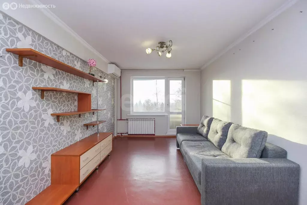 3-комнатная квартира: Омск, микрорайон Городок Нефтяников, улица 20-го ... - Фото 1