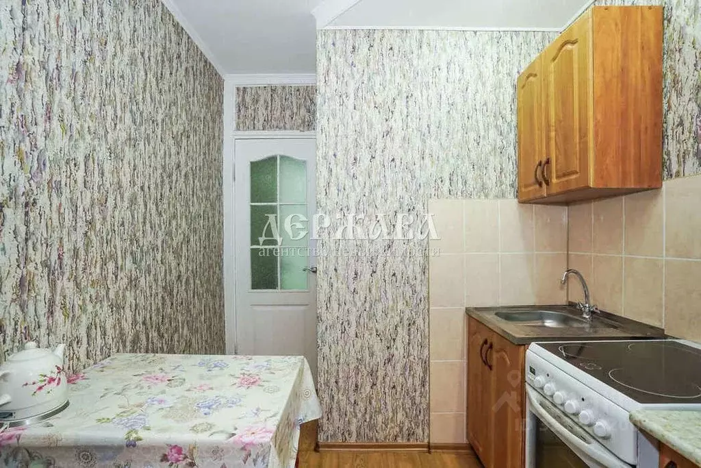 2-к кв. Белгородская область, Старый Оскол Жукова мкр, 11 (44.0 м) - Фото 2