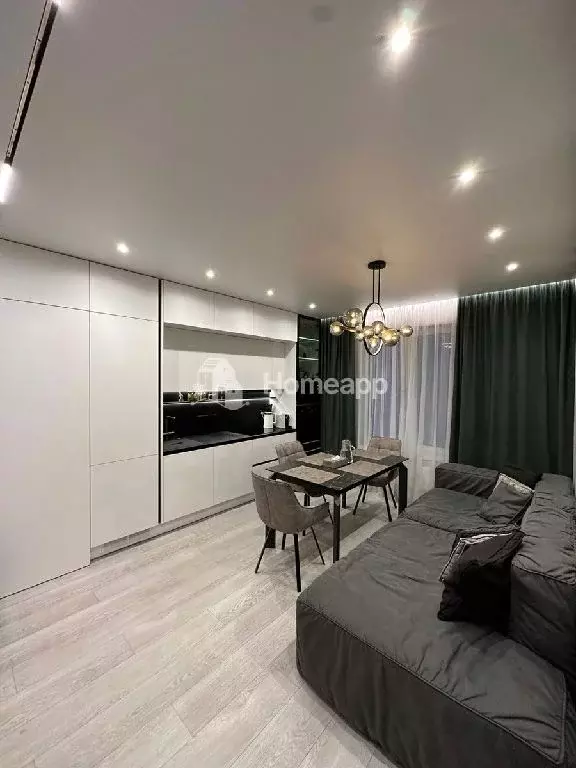 Продается 4-комнатная квартира - Фото 1