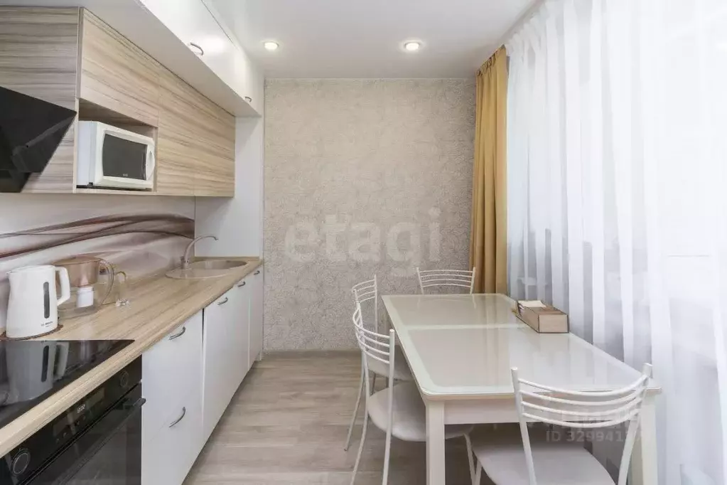 2-к кв. Тюменская область, Тюмень ул. Федюнинского, 56 (56.2 м) - Фото 1